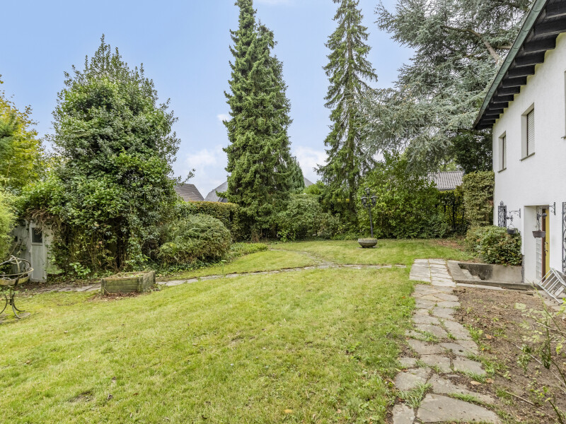 Am Ahlenberg – Großzügiges Anwesen in Bestlage mit Entwicklungspotenzial